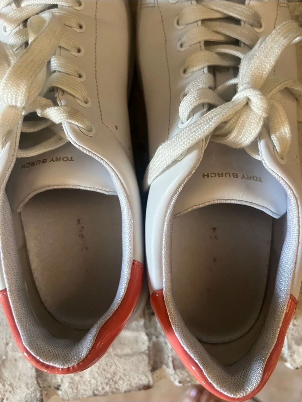 Tory Burch White Leather Sneakers with Coral Heel Accent sz 9.5 M